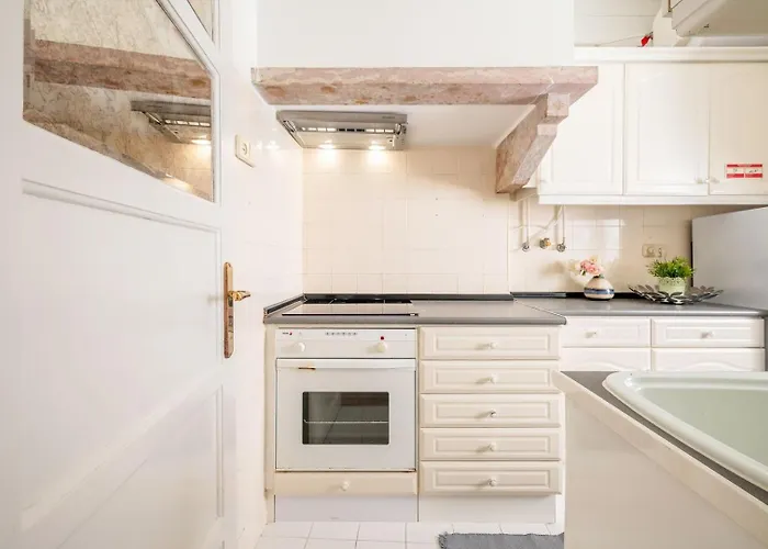 Daire Guestready - Lisbon's Charme Rouge